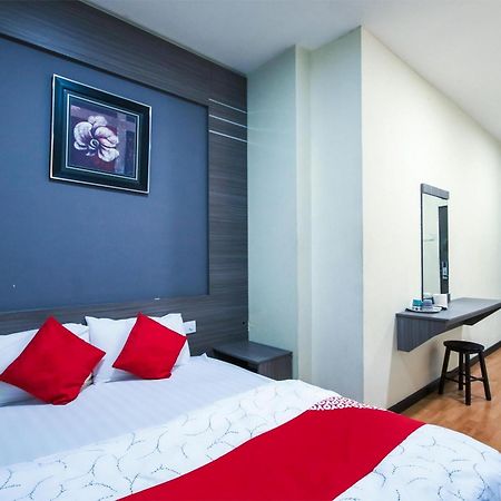 Capital O 812 Hotel Smc Seksyen 13 Шах Алам Екстериор снимка
