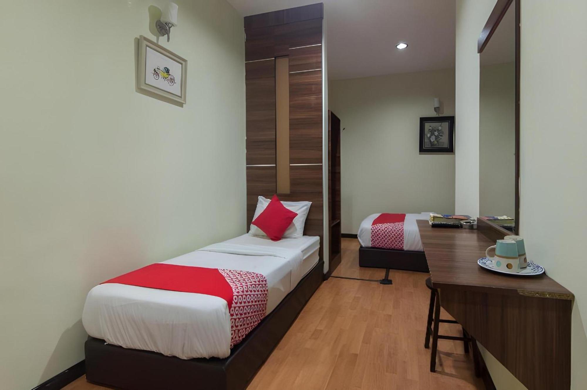Capital O 812 Hotel Smc Seksyen 13 Шах Алам Екстериор снимка