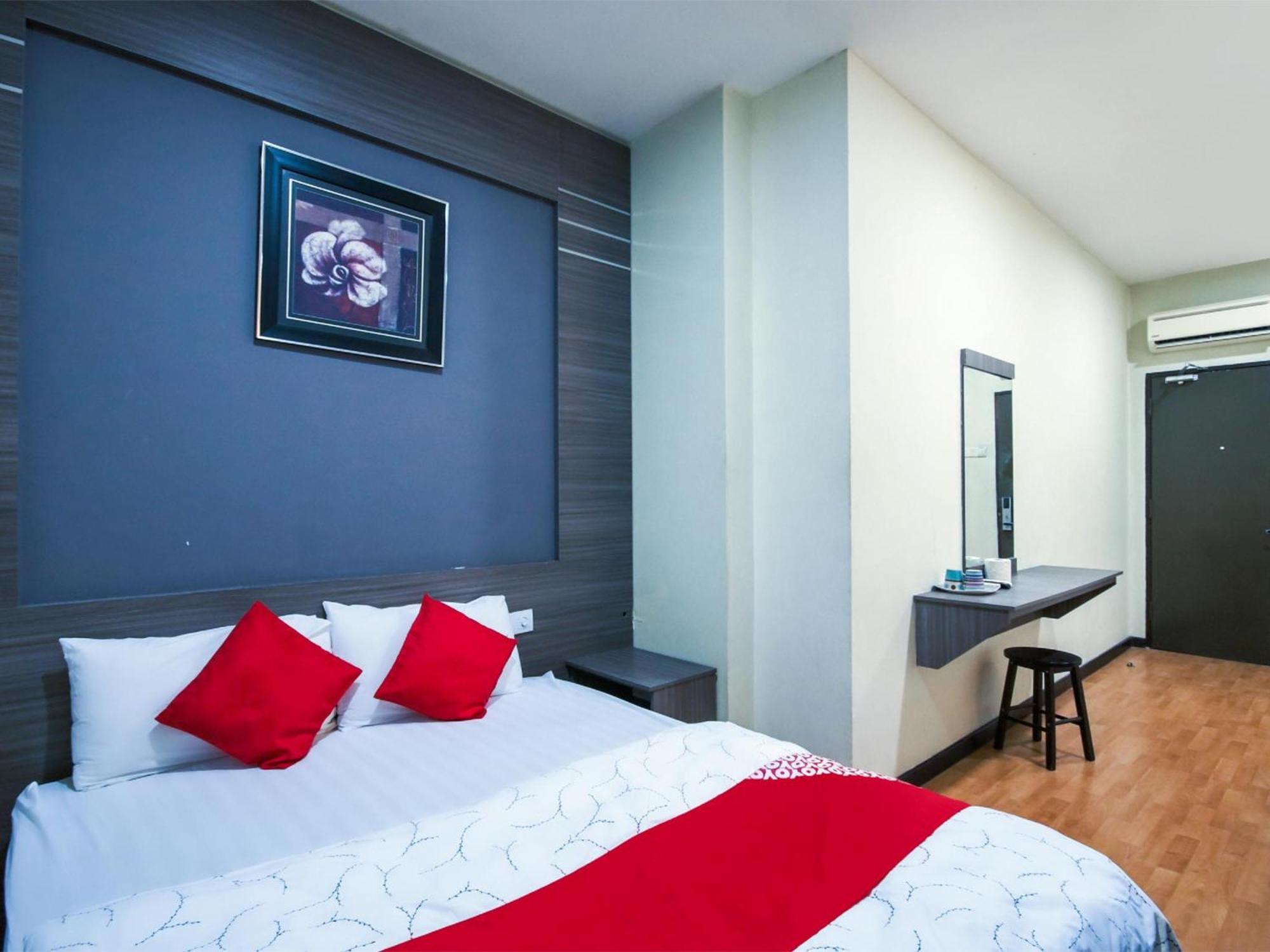 Capital O 812 Hotel Smc Seksyen 13 Шах Алам Екстериор снимка