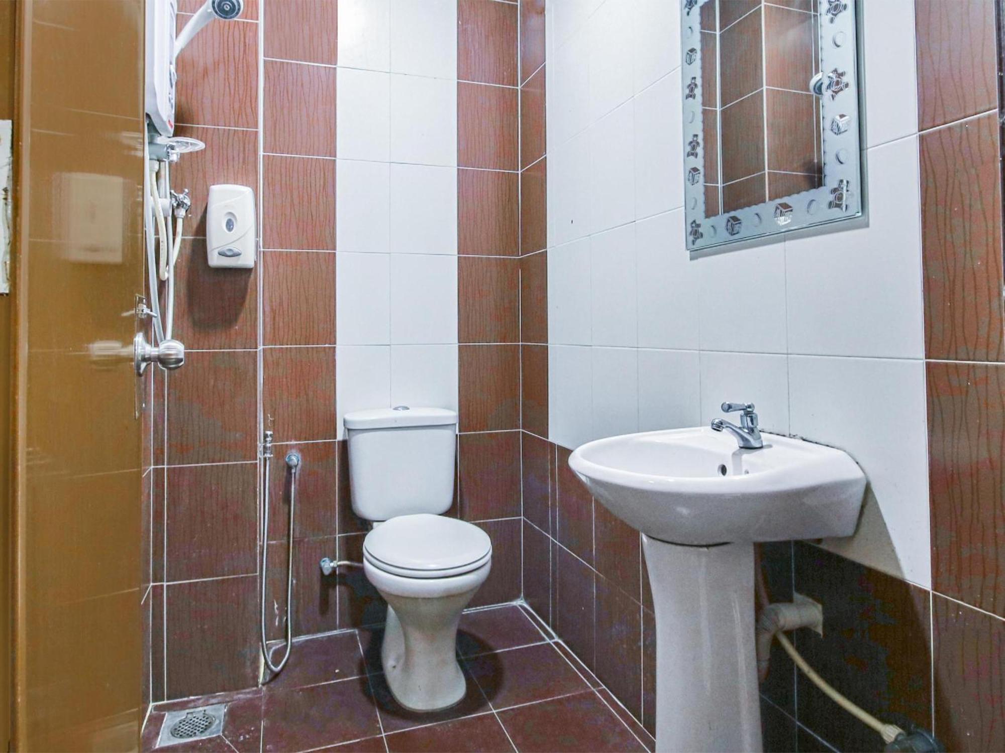 Capital O 812 Hotel Smc Seksyen 13 Шах Алам Екстериор снимка