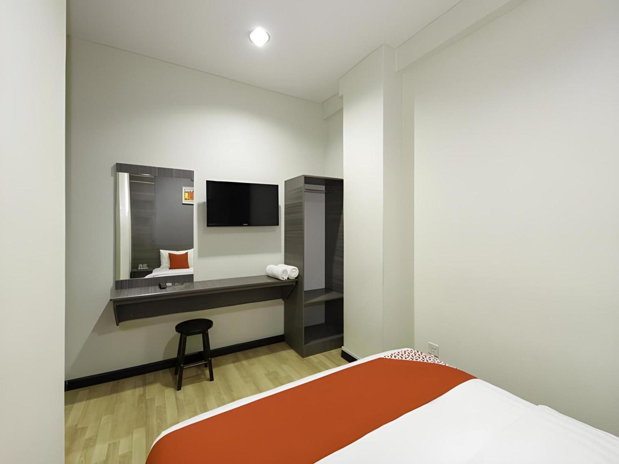 Capital O 812 Hotel Smc Seksyen 13 Шах Алам Екстериор снимка