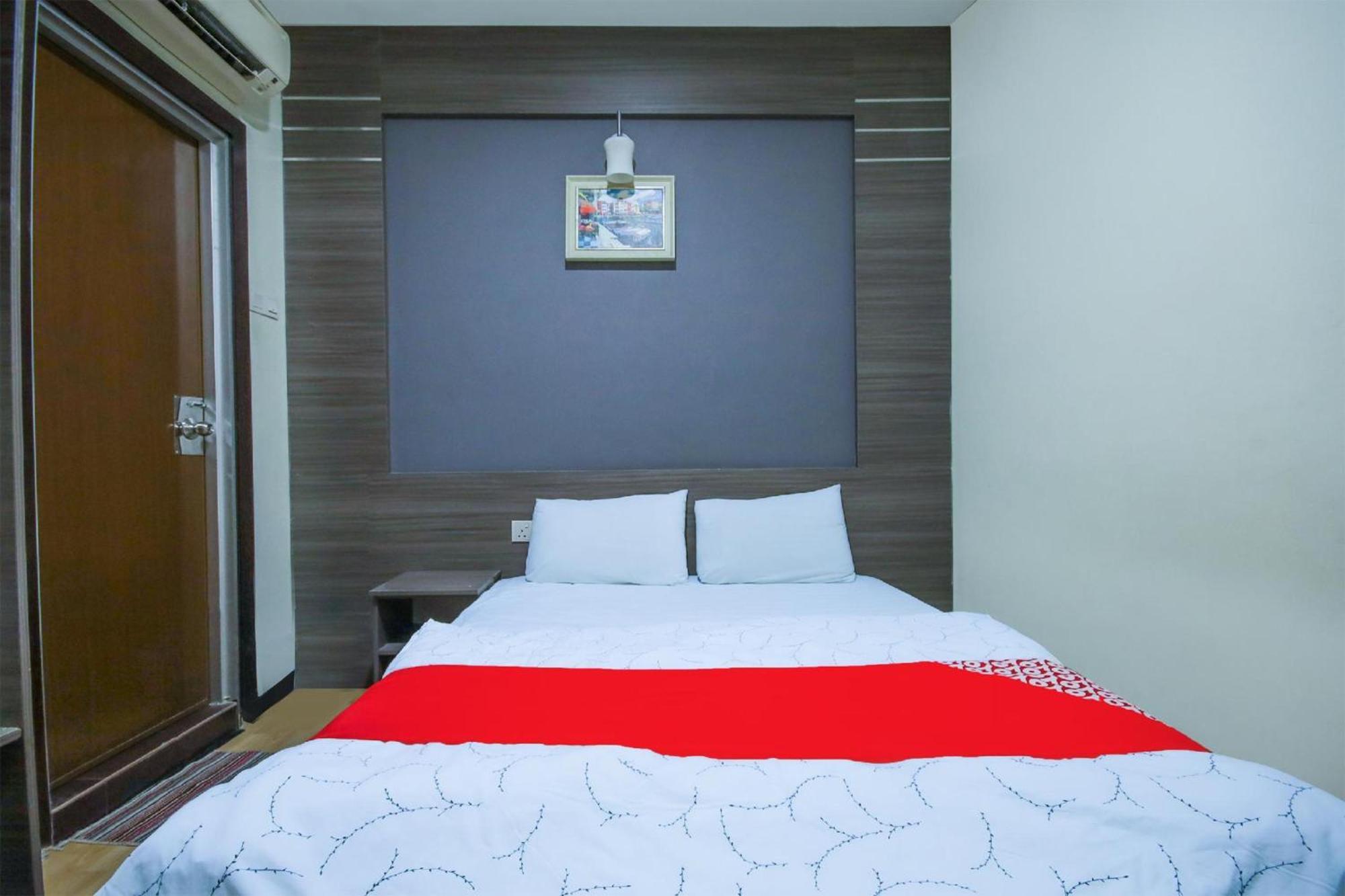 Capital O 812 Hotel Smc Seksyen 13 Шах Алам Екстериор снимка