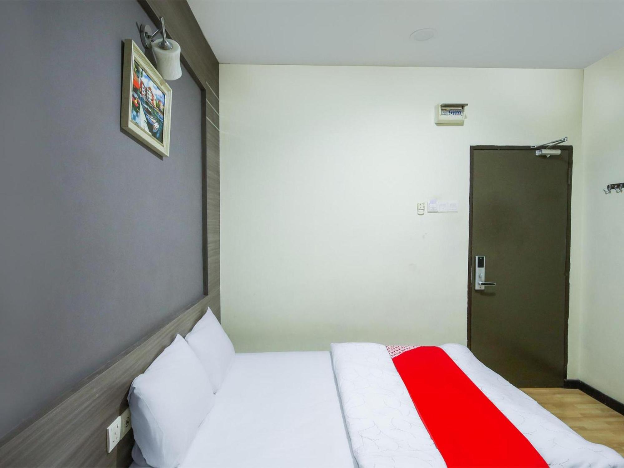 Capital O 812 Hotel Smc Seksyen 13 Шах Алам Екстериор снимка