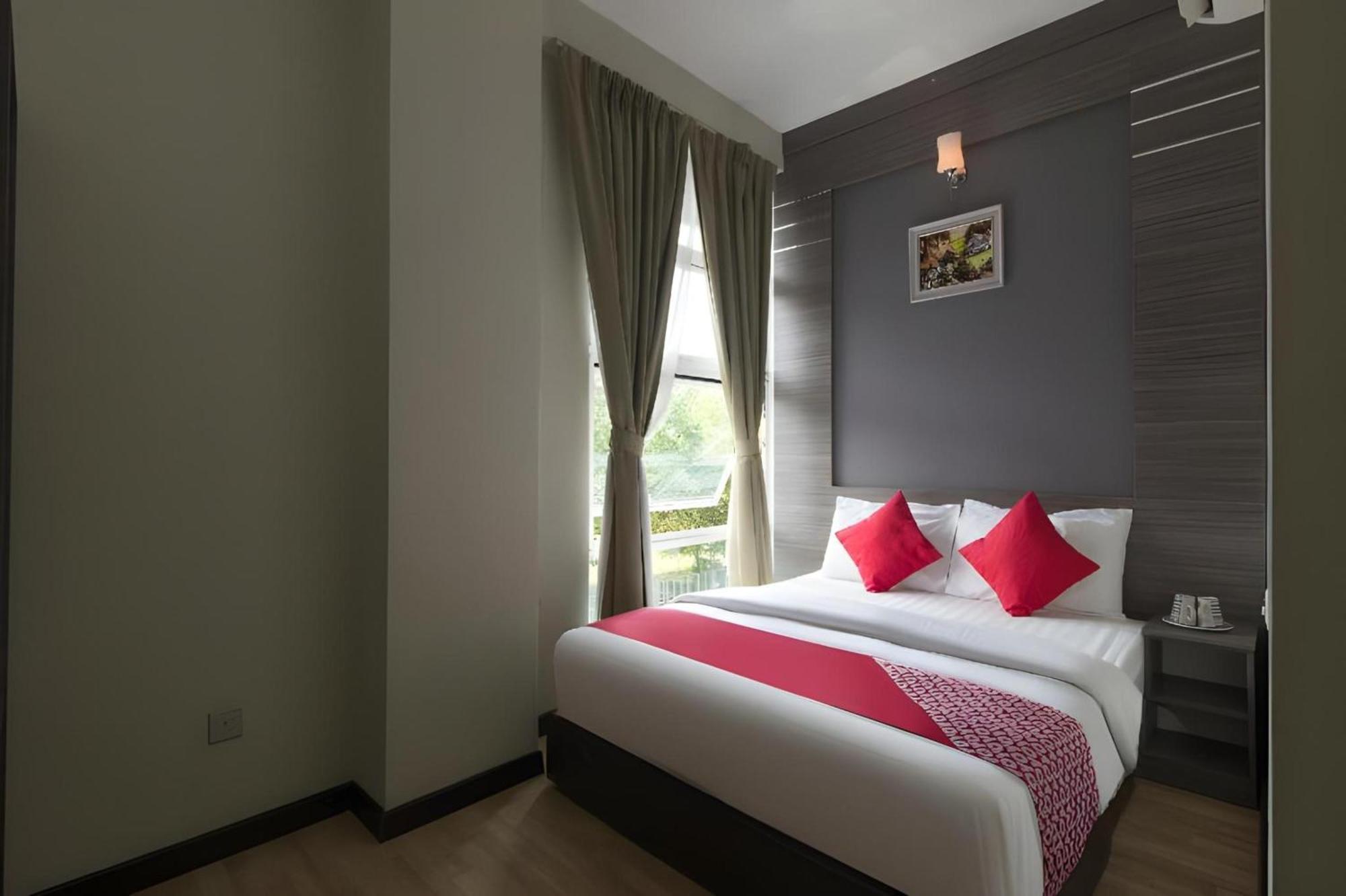 Capital O 812 Hotel Smc Seksyen 13 Шах Алам Екстериор снимка