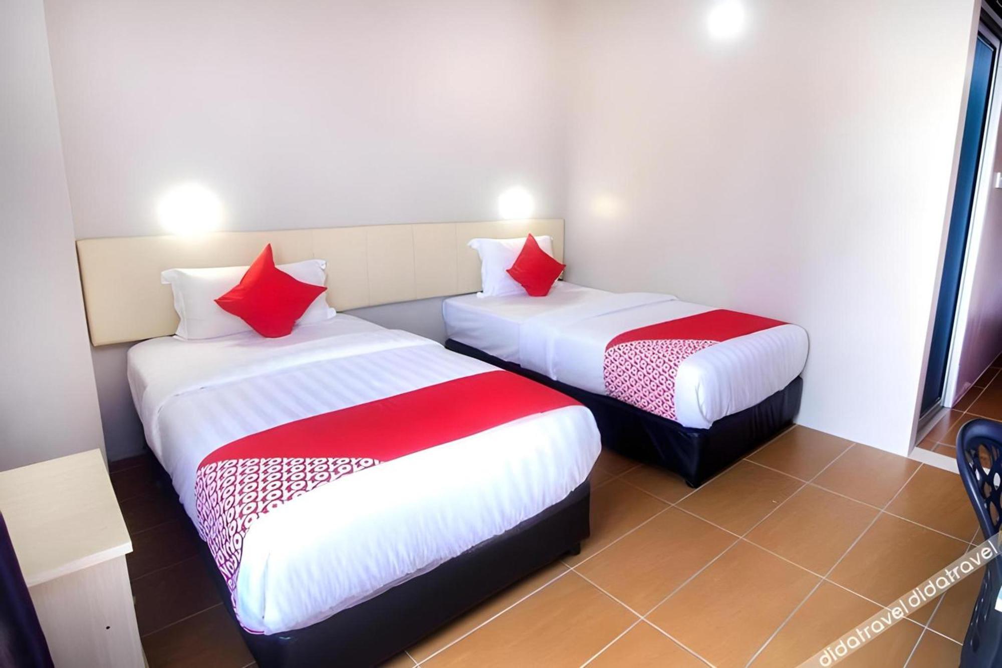 Capital O 812 Hotel Smc Seksyen 13 Шах Алам Екстериор снимка