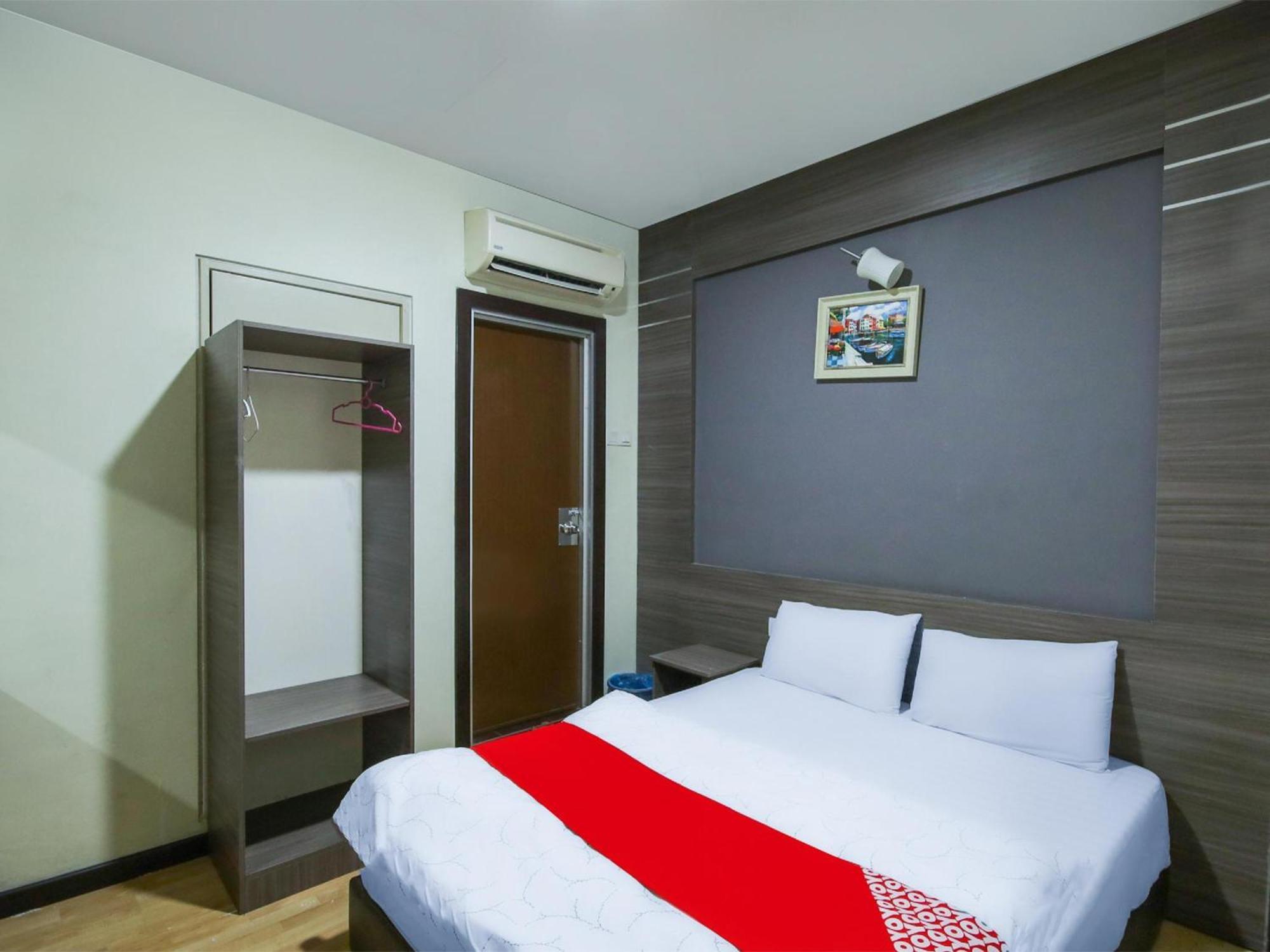 Capital O 812 Hotel Smc Seksyen 13 Шах Алам Екстериор снимка