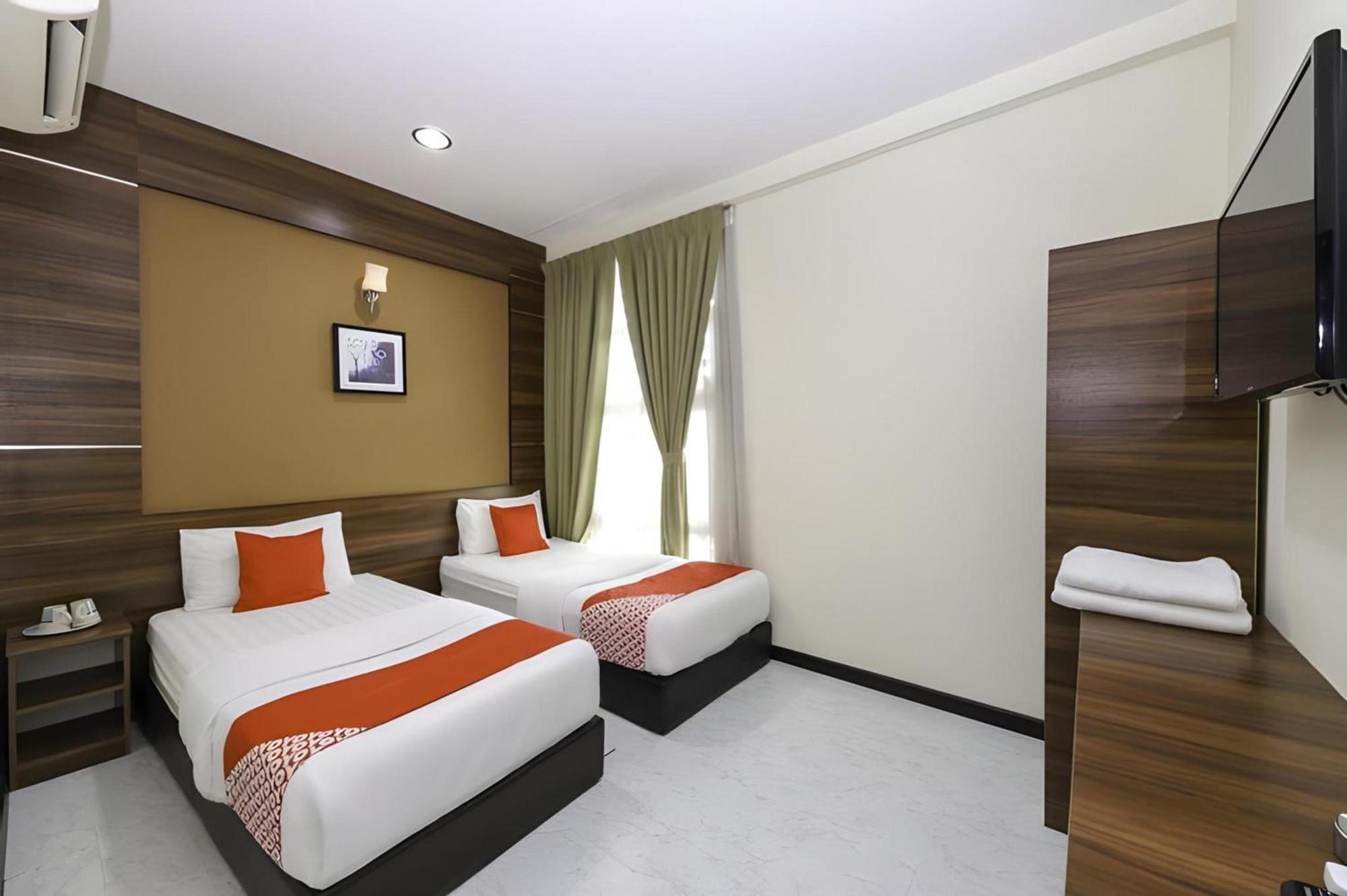 Capital O 812 Hotel Smc Seksyen 13 Шах Алам Екстериор снимка