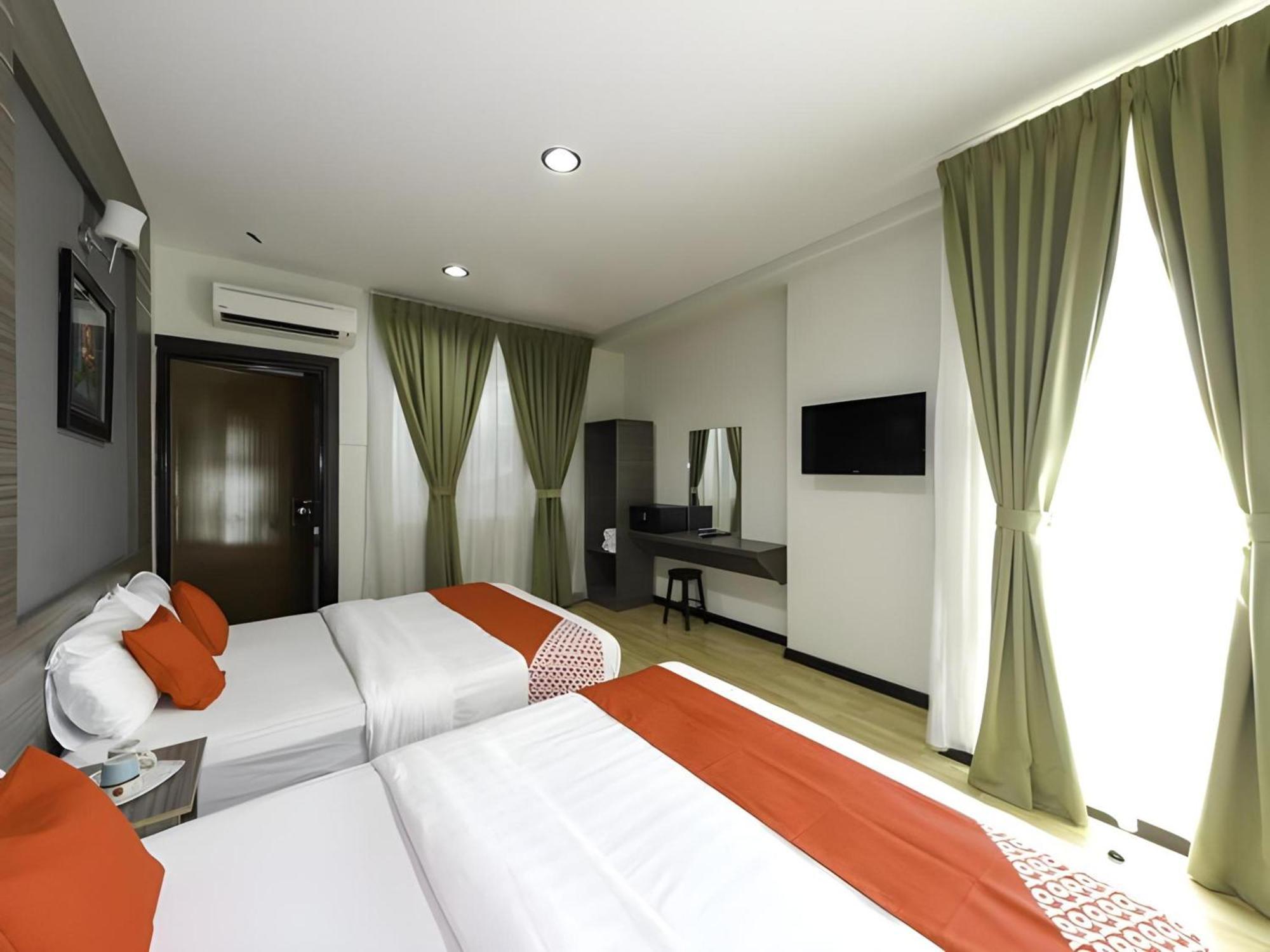 Capital O 812 Hotel Smc Seksyen 13 Шах Алам Екстериор снимка