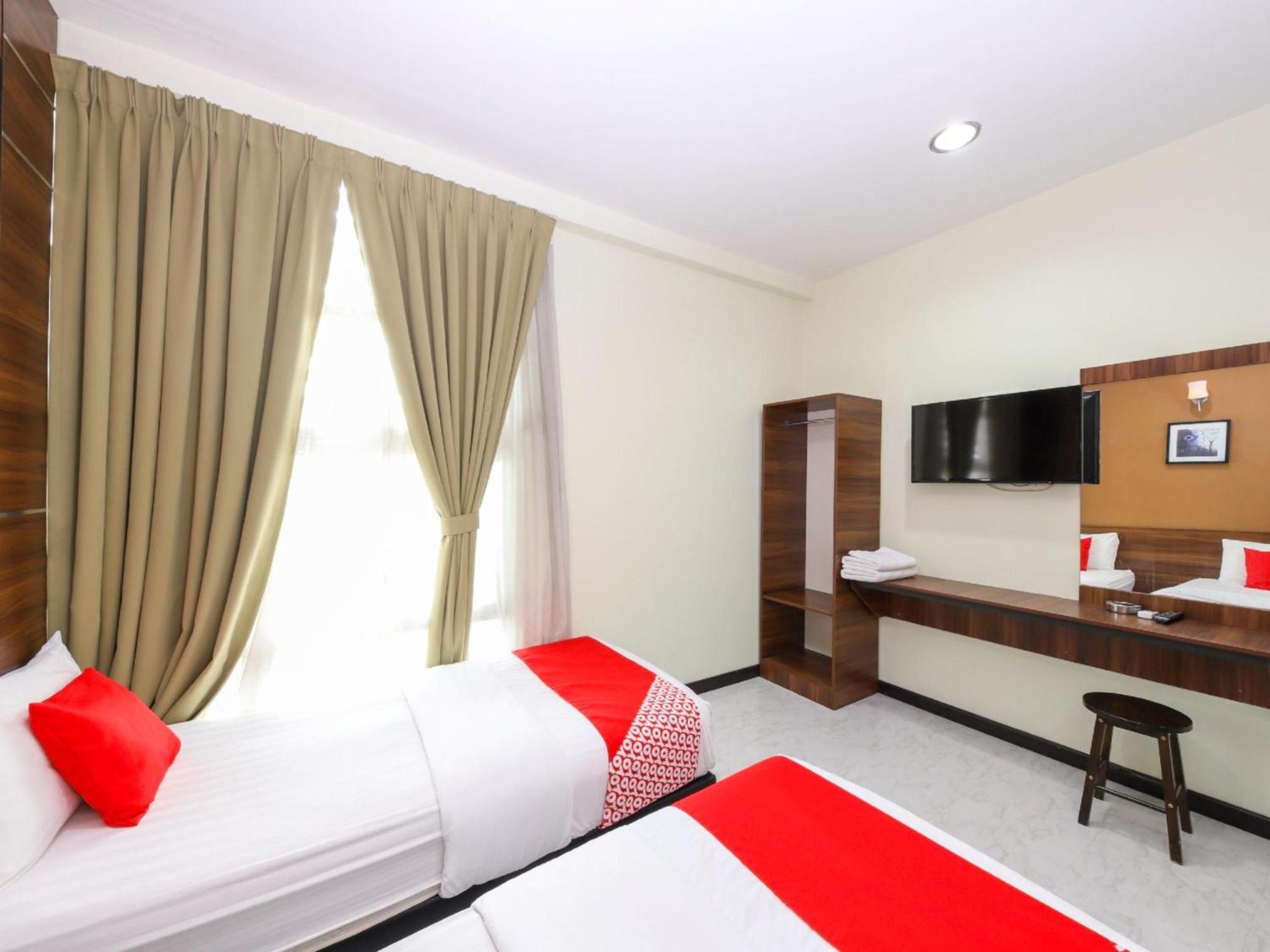 Capital O 812 Hotel Smc Seksyen 13 Шах Алам Екстериор снимка